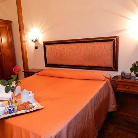 Domus Florentiae Hotel Florencia Exterior foto